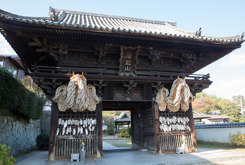 お寺の門 摩尼山 総持院 西国寺仁王門（さいこくじにおうもん）【県重要文化財
